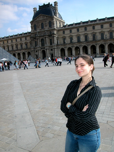 Lea at the Louvre Entrance